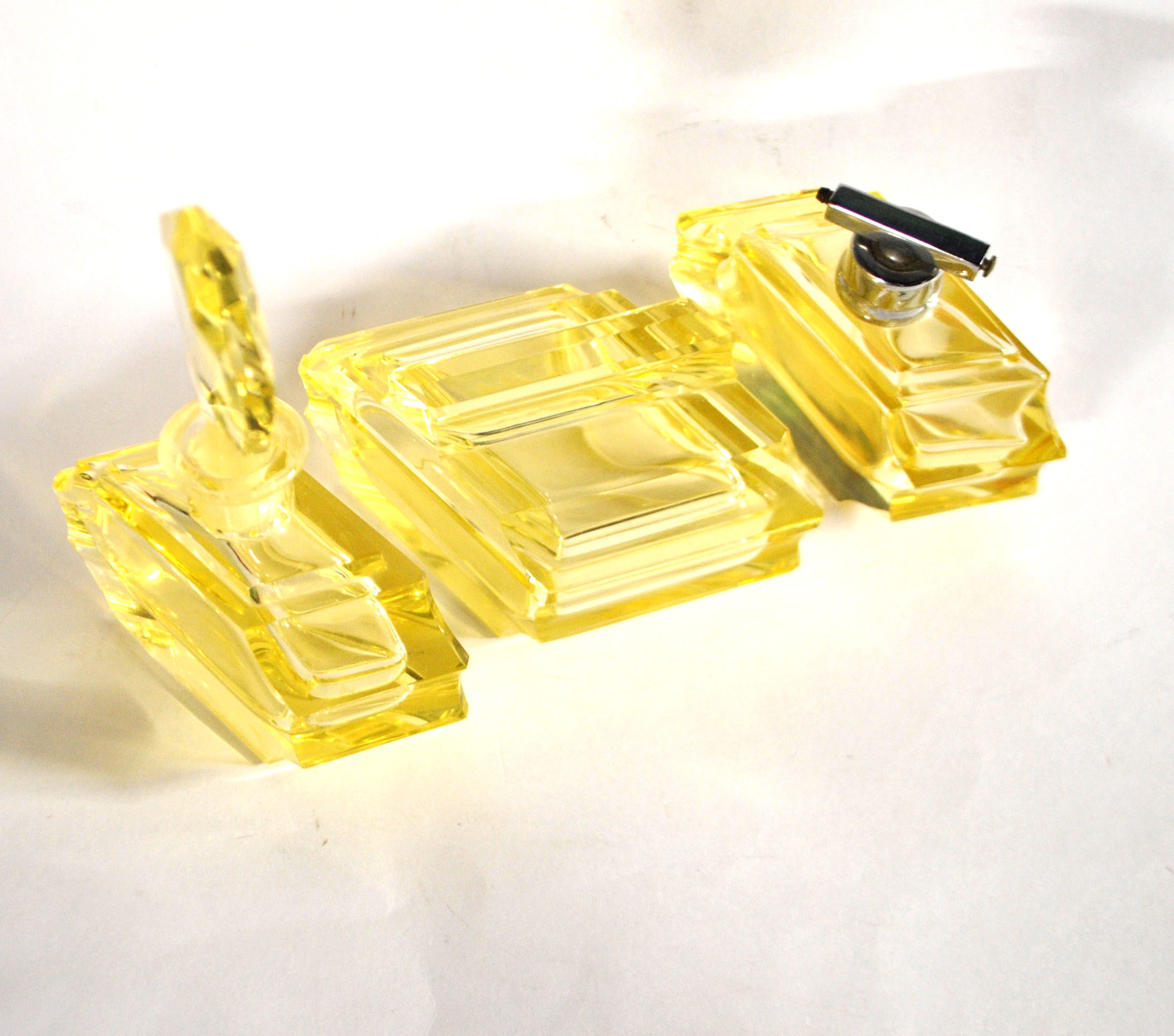 Flacons à parfum ART DECO cristal taillé jaune Garniture de toilette 1920-1930 – Image 7