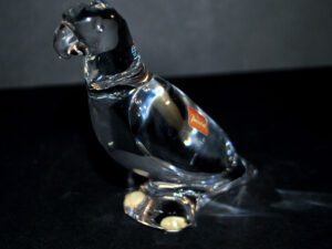 BACCARAT Sculpture Oiseau Perruche perroquet en cristal signé Baccarat