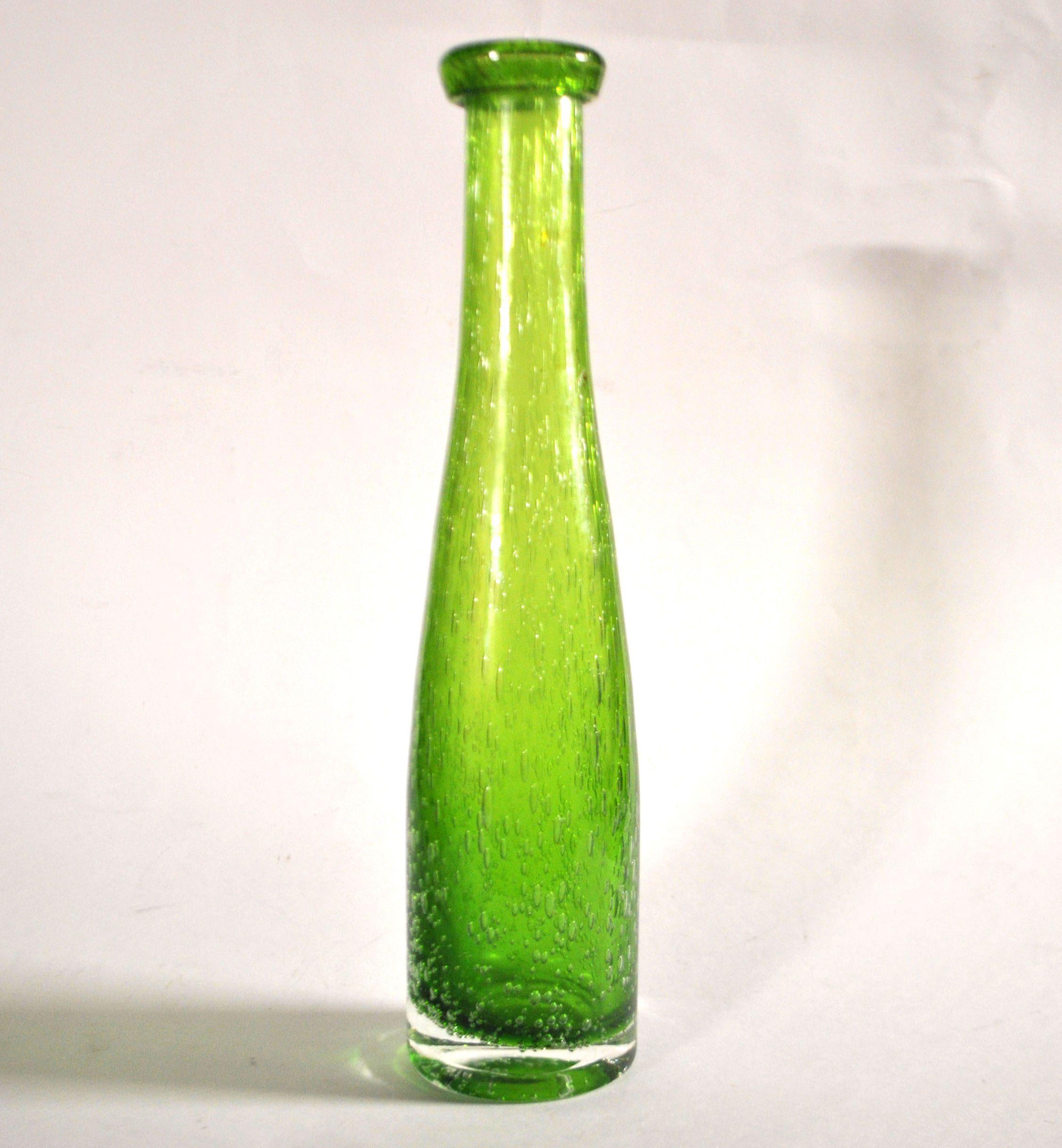 BIOT Vase bouteille vintage en verre bullé vert - soliflore H27cm – Image 3