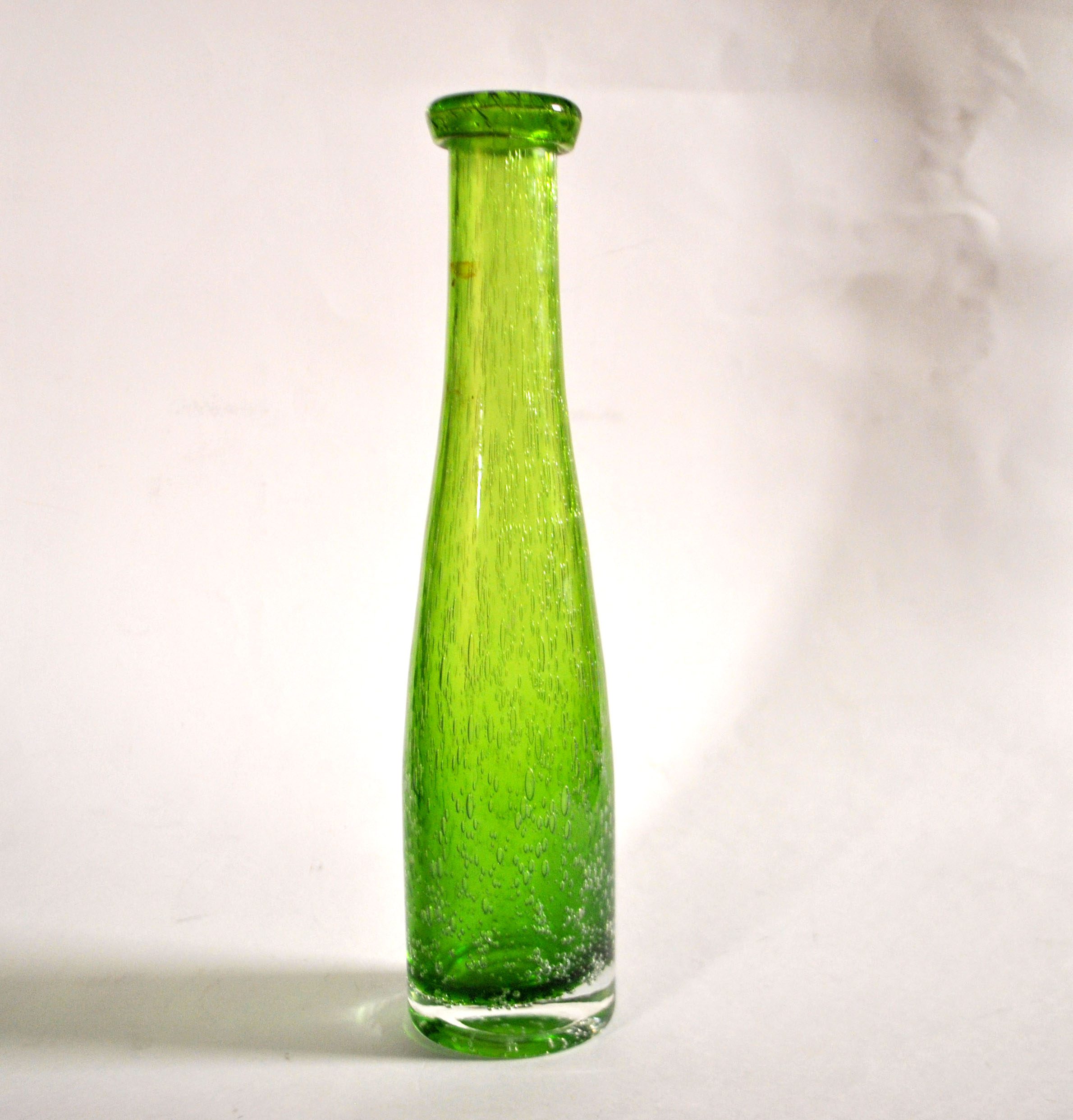 BIOT Vase bouteille vintage en verre bullé vert - soliflore H27cm – Image 4