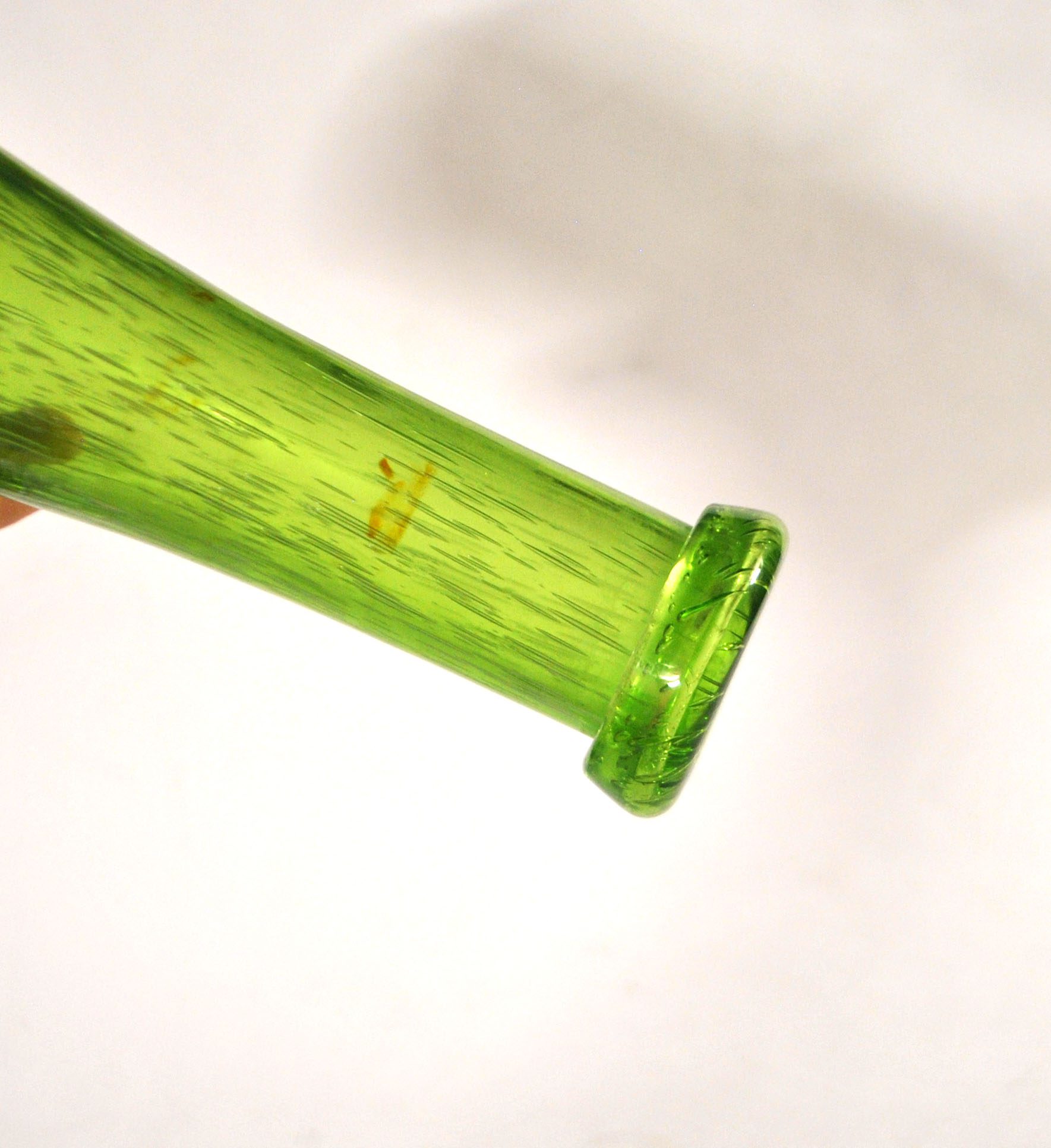BIOT Vase bouteille vintage en verre bullé vert - soliflore H27cm – Image 2
