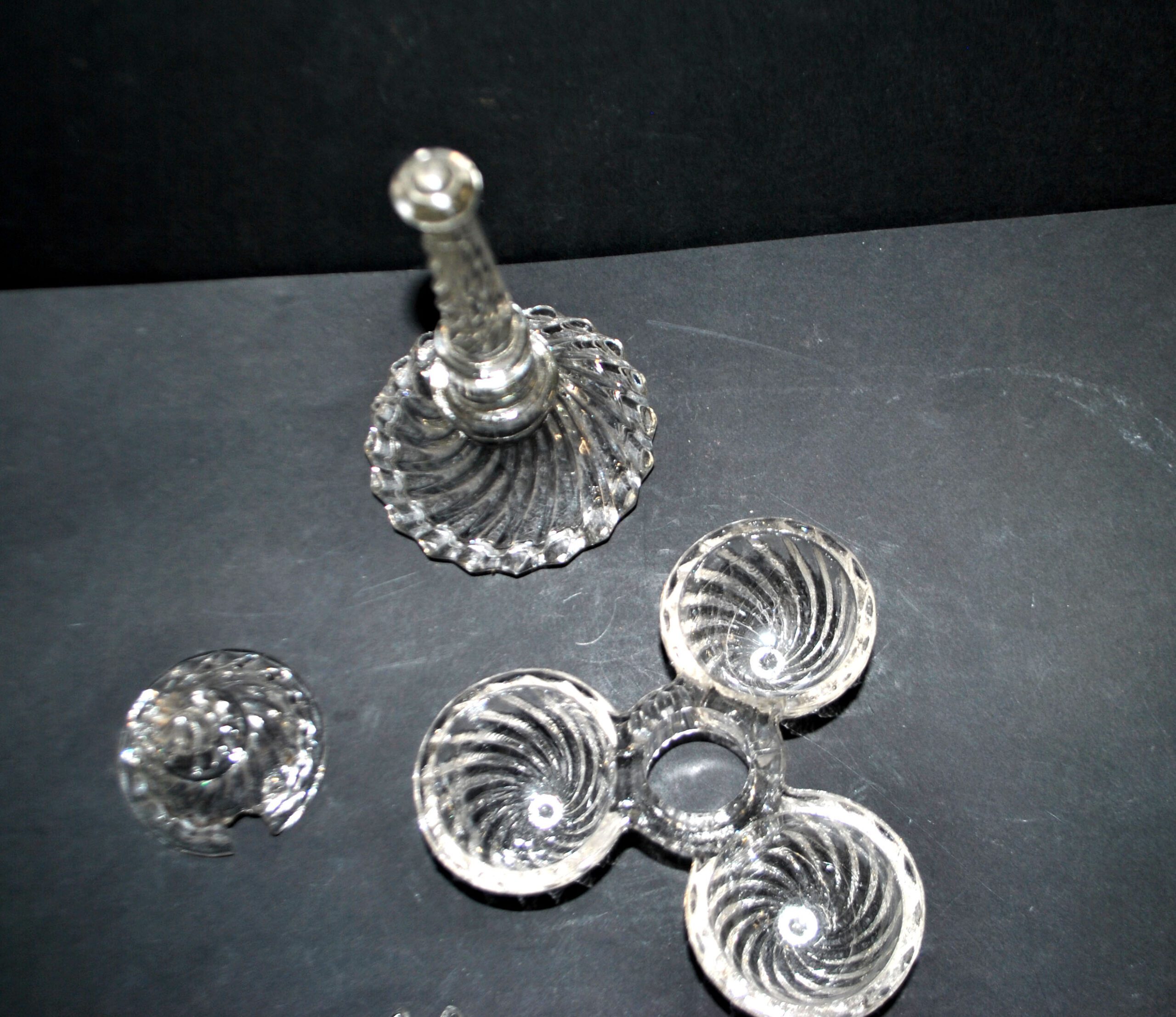 VALLERYSTHAL Ménagère tournante - serviteur de table verre moulé sel poivre moutarde – Image 12