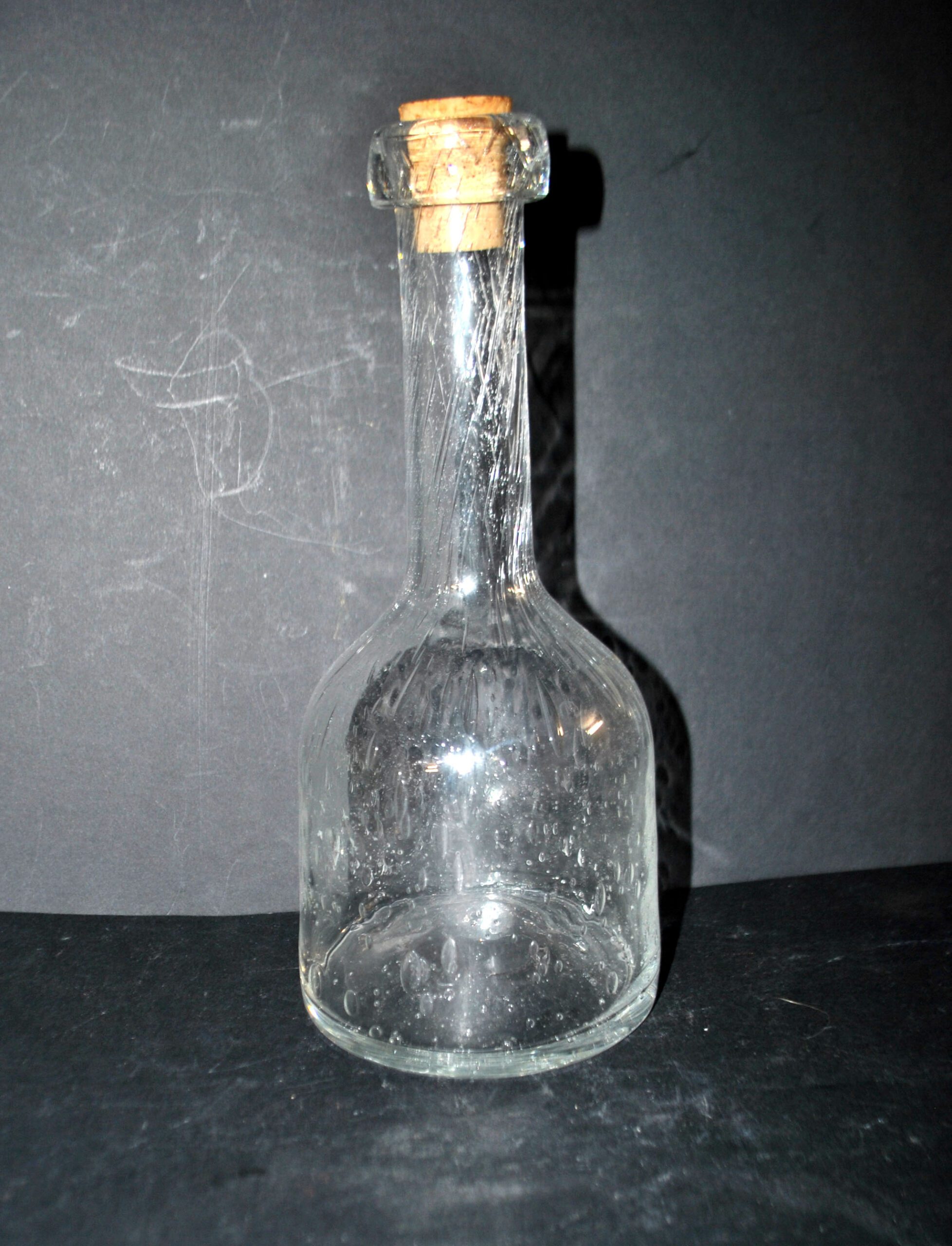 BIOT Carafe bouteille vintage en verre bullé H24cm – Image 5