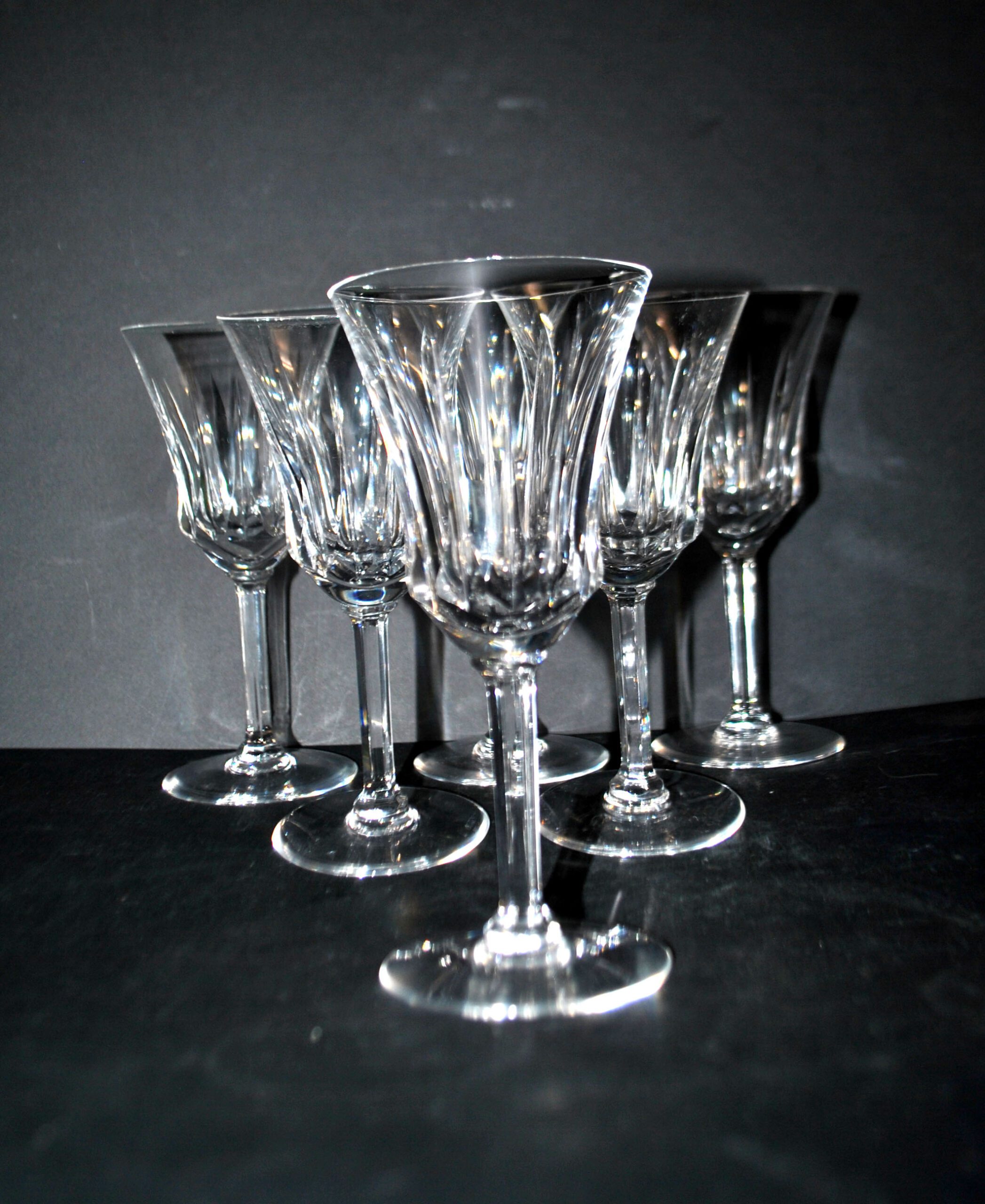 Lot 6 verres à vin évasé en cristal taillé style CONCORDE CERDAGNE H15.2